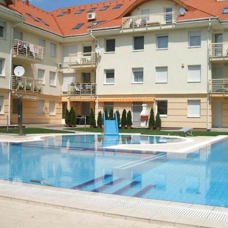 Relax Wellness Apartman Hajduszoboszlo Leilighet Eksteriør bilde