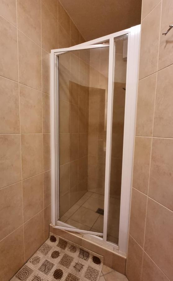 Relax Wellness Apartman Hajduszoboszlo Leilighet Eksteriør bilde