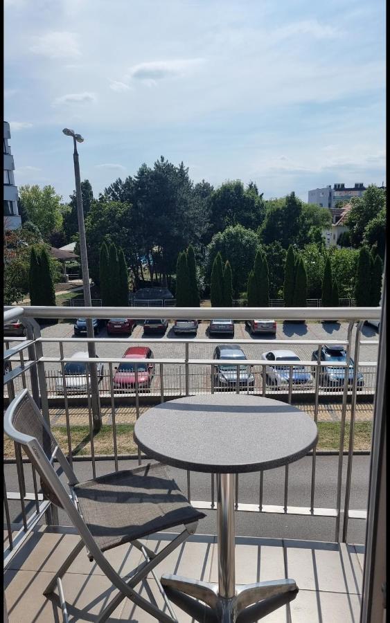 Relax Wellness Apartman Hajduszoboszlo Leilighet Eksteriør bilde