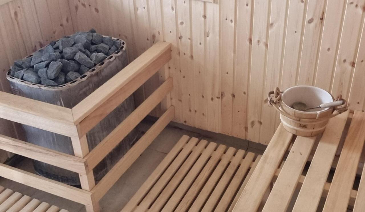 Relax Wellness Apartman Hajduszoboszlo Leilighet Eksteriør bilde