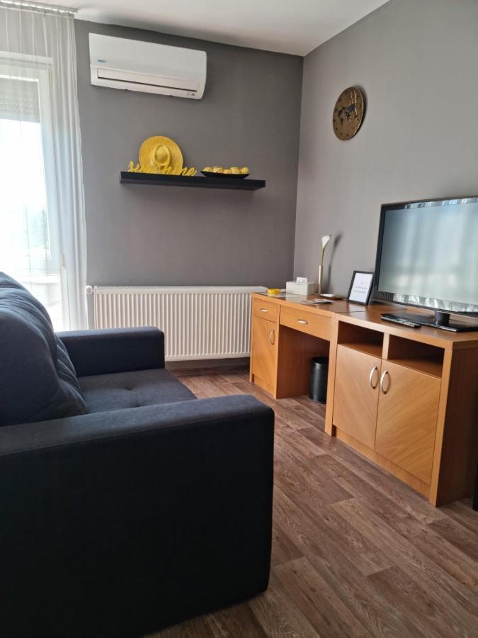 Relax Wellness Apartman Hajduszoboszlo Leilighet Eksteriør bilde