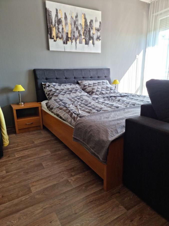 Relax Wellness Apartman Hajduszoboszlo Leilighet Eksteriør bilde